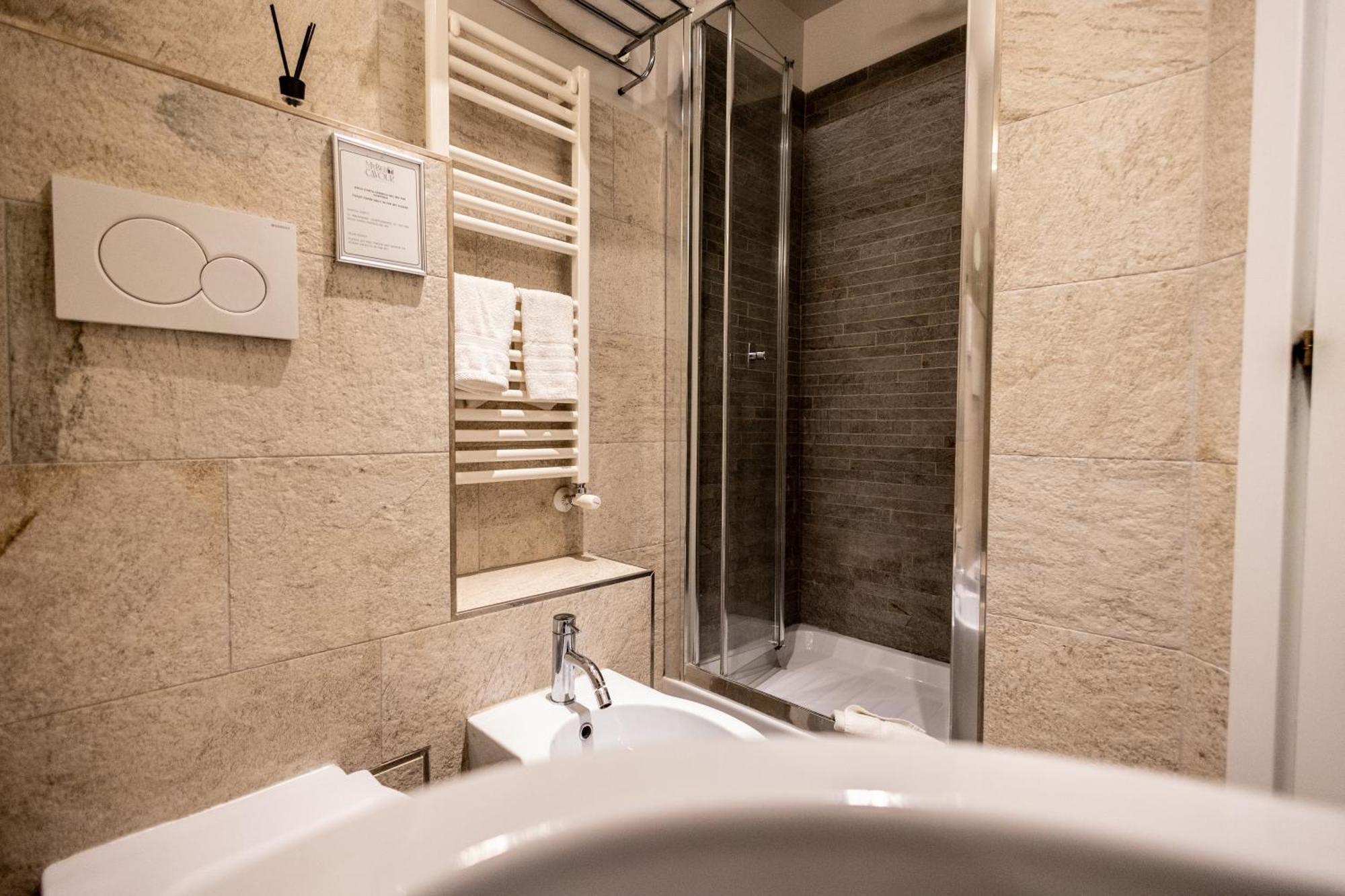 Mybedcavour Hotel โรม ภายนอก รูปภาพ